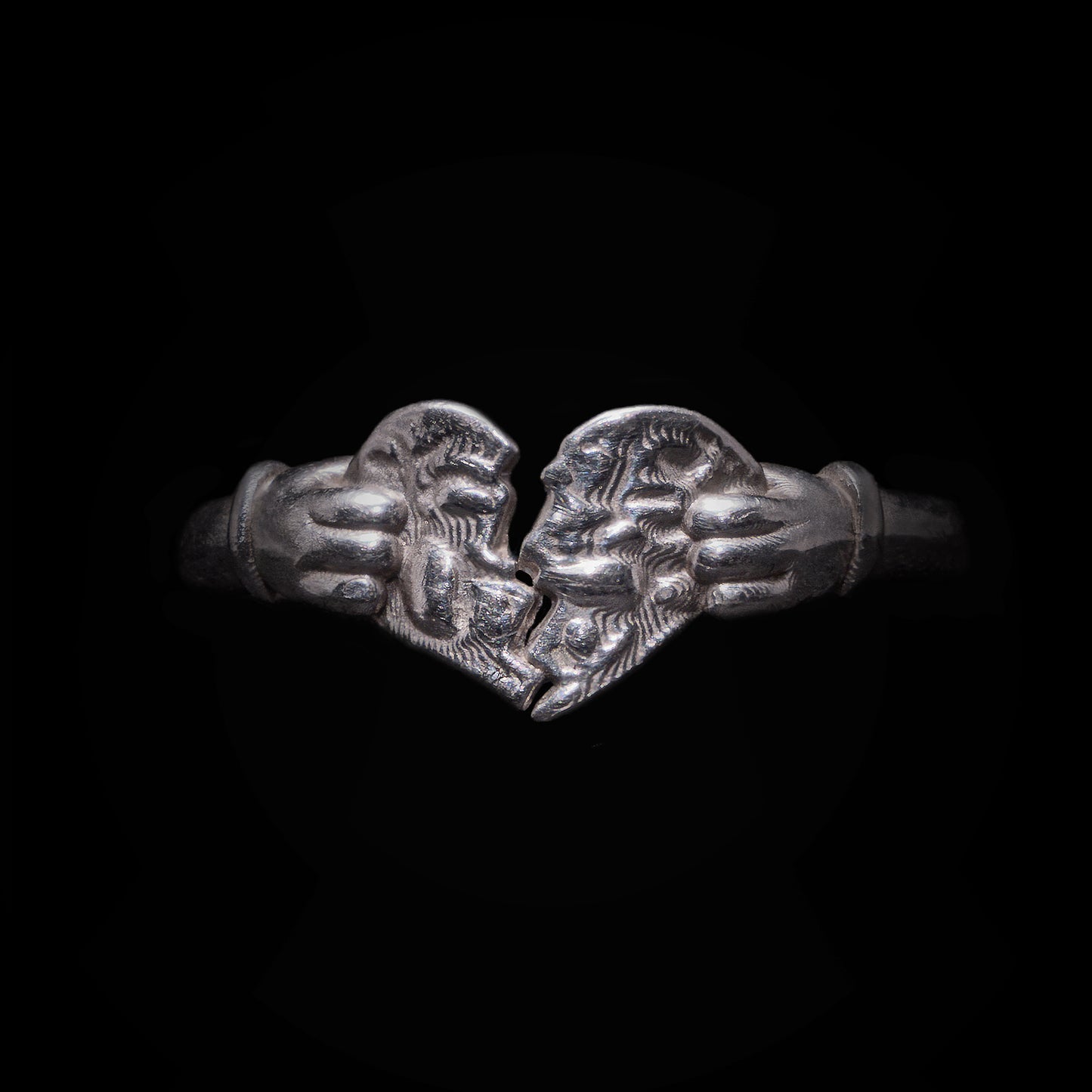 HEARTBREAK RING